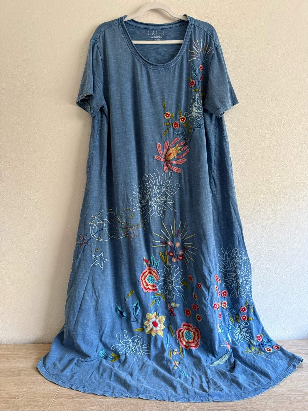 CAITE Layla blue floral embroidered easy maxi tee dress sz L